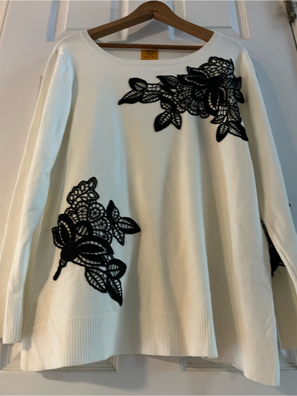 Women’s Ruby Rd Size Large Ivory Knot Sweater